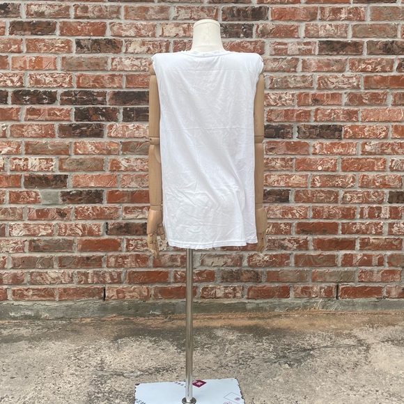 J. Crew muscle workout shirt with screen printed purple dots / L / EUC - Picture 9 of 9